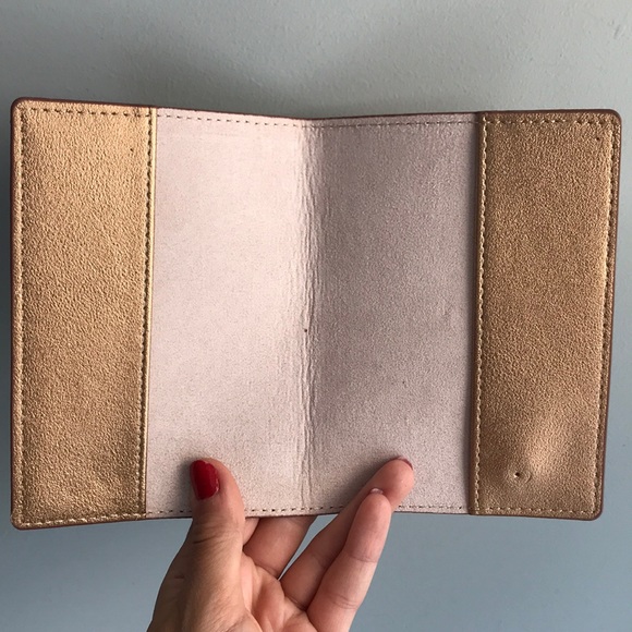 Rose Gold Passport holder - Picture 2 of 3